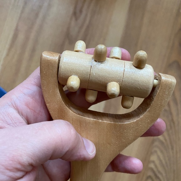ANTHROPOLOGIE WOODEN JAW MASSAGER ROLLER MASSAGER - Picture 2 of 7